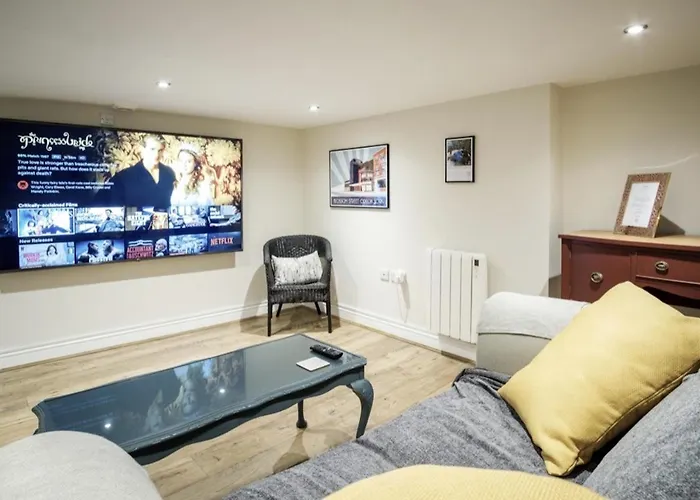 107 Nunnery Lane - A House Of Dom wakacyjny