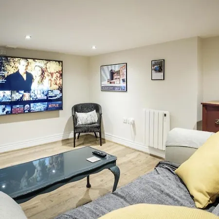 107 Nunnery Lane - A House Of Holiday home