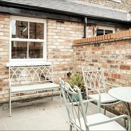 107 Nunnery Lane - A House Of 別荘